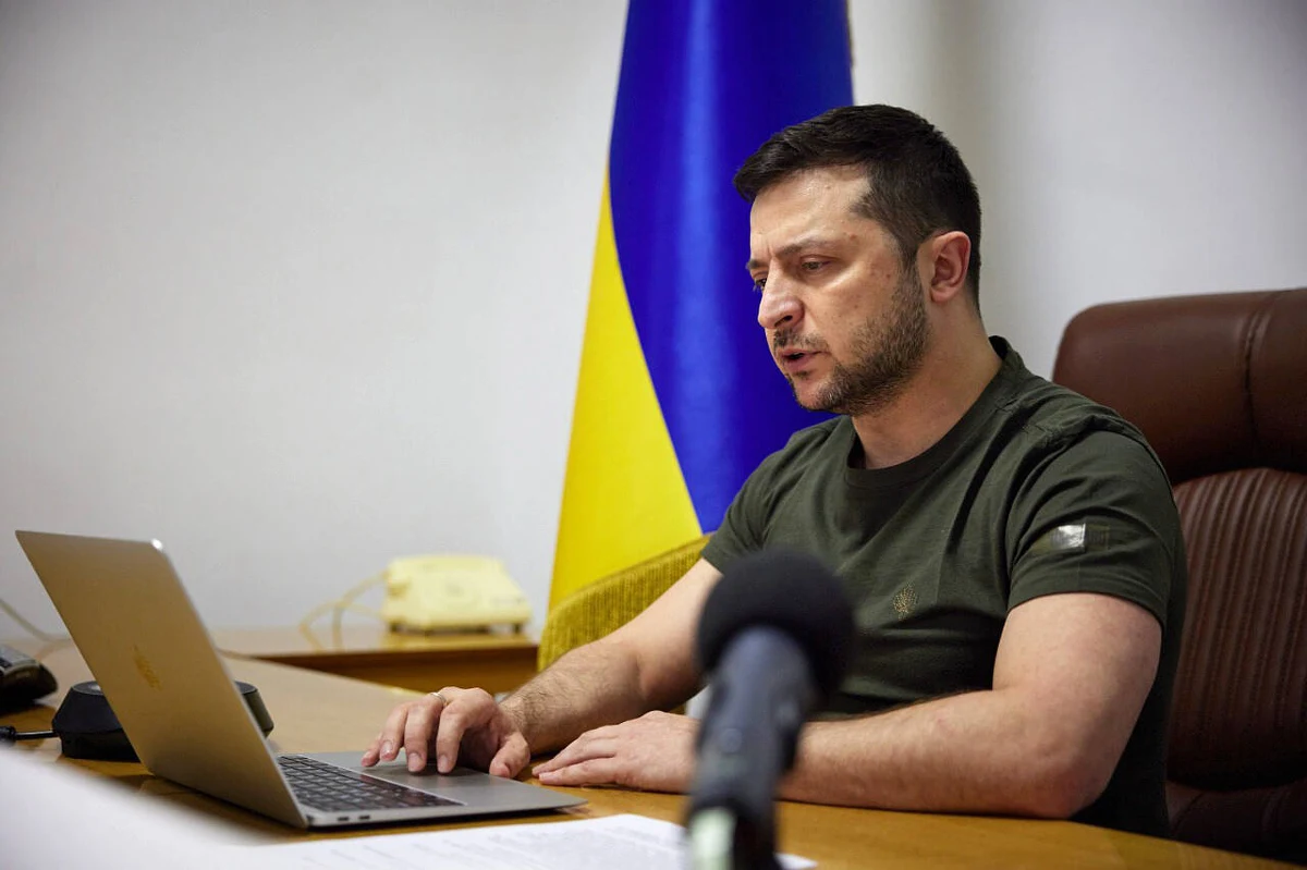 Prezydent Ukrainy Wołodymyr Zełenski powiedział w wywiadzie dla niemieckiego tygodnika "Die Zeit", że prezydent Rosji Władimir Putin blefuje, gdy grozi całemu światu bronią jądrową.