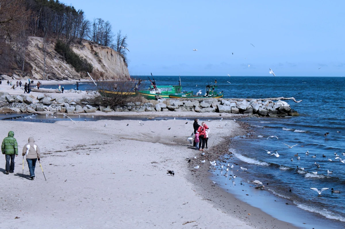Przed nami słoneczny, wiosenny weekend. Jak informuje Instytut Meteorologii i Gospodarki Wodnej, w sobotę na termometrach zobaczymy nawet 14 stopni. Również początek nowego tygodnia będzie ciepły i słoneczny. 