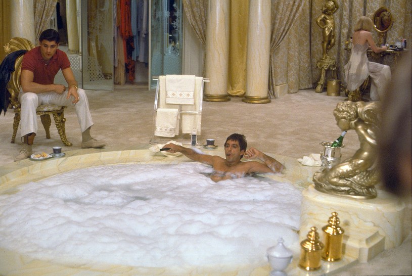 W słynnym filmie Briana De Palmy "Człowiek z blizną" posiadłość "El Fureidis" była domem barona narkotykowego Tony'ego Montany, w którego brawurowo wcielił się Al Pacino. Teraz ta rezydencja jest do kupienia.
