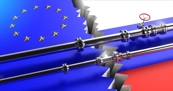 Unia Europejska powinna przestać wykorzystywać rosyjskie paliwa kopalne do 2027 roku - powiedziała przywódcom na unijnym szczycie w Wersalu przewodnicząca Komisji Europejskiej Ursula von der Leyen. „To na pewno nie jest koniec Europejskiego Zielonego Ładu. Można powiedzieć, że jest to dla Polski unikalna szansa na to, by trochę spolszczyć unijną politykę klimatyczną, by wkomponować w nią takie atrybuty, jakie obecnie ma polska polityka energetyczna, bardzo mocno stawiająca nacisk na konieczność minimalizowania zagrożenia rosyjskiego, związanego z uzależnieniem od płynących z kraju Władimira Putina surowców energetycznych” – mówił w internetowym radiu RMF24 Jakub Wiech, zastępca redaktora naczelnego portalu Energetyka24. Tomasz Weryński rozmawiał z nim o uniezależnieniu się Europy i Polski od rosyjskiej ropy oraz zmianach w polityce klimatycznej Unii Europejskiej w związku z agresją Rosji na Ukrainę.  