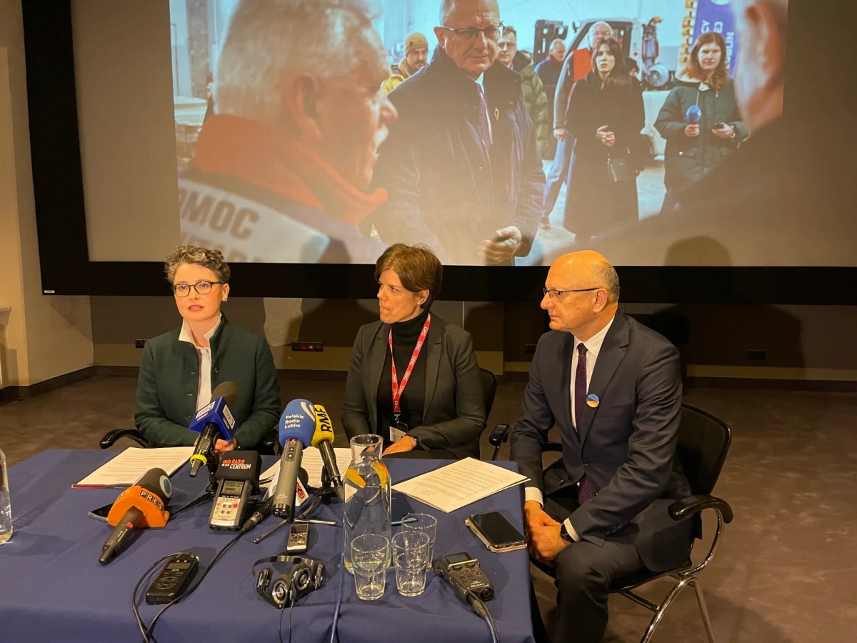 Specjaliści z Danii zaangażują się w pomoc uchodźom przewijającym się przez Lublin. W piątek podpisana została umowa między prezydentem miasta, stowarzyszeniem Homo Faber oraz Duńską Radą ds. Uchodźców. 