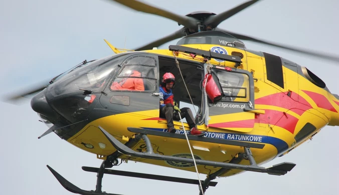 Groźny wypadek z udziałem autokaru Miedzi Legnica. Trzy helikoptery w akcji