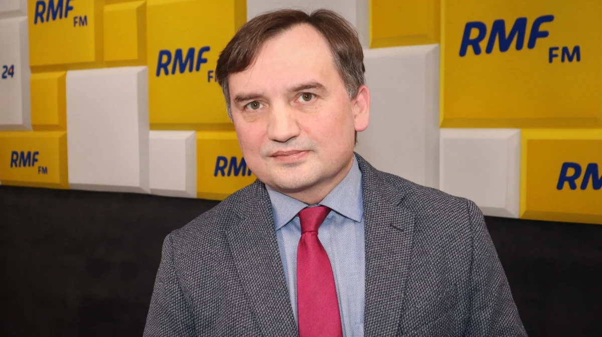 „Pomoc jest organizowana na wielką skalę. To nie tylko kilka zapisów w ustawie, z którymi Platforma nie radzi sobie w Senacie” – mówił Zbigniew Ziobro w rozmowie z Krzysztofem Ziemcem, mówiąc o pomocy organizowanej w Polsce dla uciekających z Ukrainy. Jak dodał, jego zdaniem „Unia Europejska umywa ręce od realnej pomocy dla uchodźców. Przekazuje tylko drobne kwoty”.