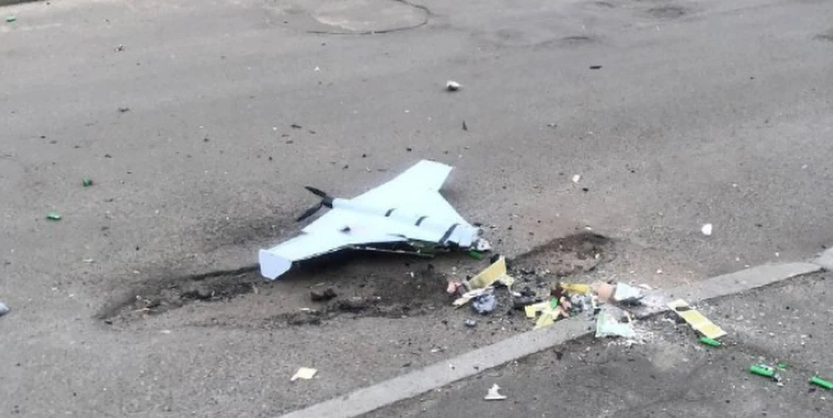 W Kijowie na Podole doszło do eksplozji, wybuchł pożar w budynku mieszczącym Oszczadbank - napisał w sobotę w Telegramie doradca szefa MSW Ukrainy Anton Heraszczenko. Wstępnie ustalono, że został tam zestrzelony dron - dodał.