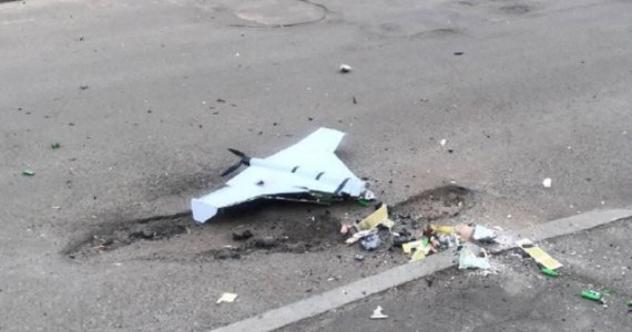 W Kijowie na Podole doszło do eksplozji, wybuchł pożar w budynku mieszczącym Oszczadbank - napisał w sobotę w Telegramie doradca szefa MSW Ukrainy Anton Heraszczenko. Wstępnie ustalono, że został tam zestrzelony dron - dodał.