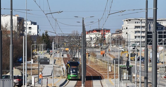 W maju pasażerowie w Poznaniu pojadą tramwajami na Naramowice. Rozpoczęły się testowe przejazdy po całej wybudowanej w niespełna dwa lata trasie do ul. Błażeja, w północnej części miasta.