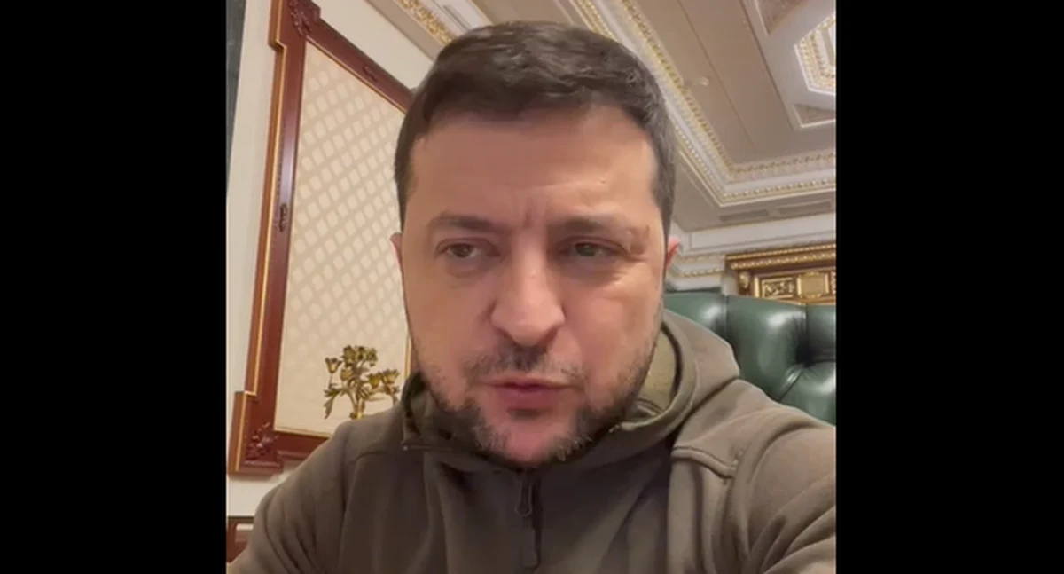 Obecnie kluczowym zadaniem jest pomoc oblężonemu Mariupolowi - oświadczył w niedzielę prezydent Ukrainy Wołodymyr Zełenski w nagraniu zamieszczonym na Facebooku. Odniósł się także do rosyjskich strat. W ciągu 18 dni wojny zabito już prawie 13 tys. rosyjskich żołnierzy – poinformował.