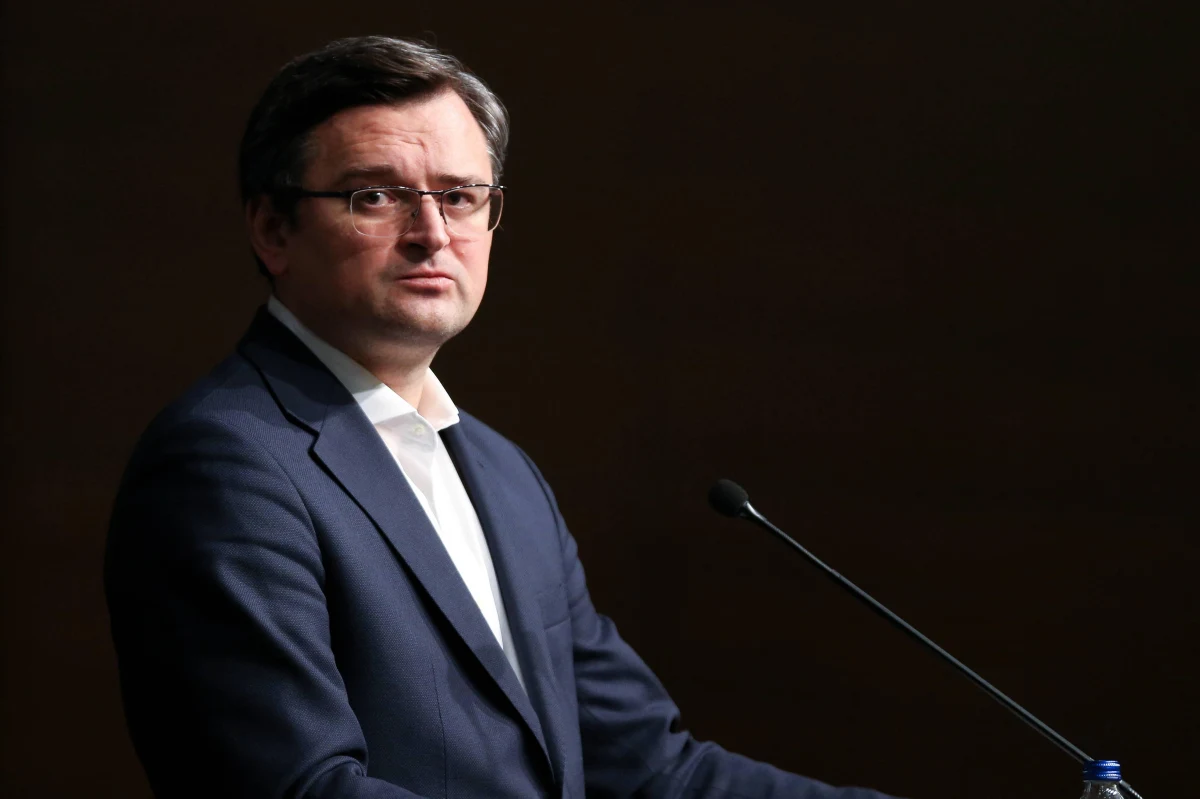 Minister spraw zagranicznych Ukrainy Dmytro Kułeba powiedział w programie amerykańskiej telewizji CBS, że nie spodziewa się obrony jego kraju przez NATO w przypadku rosyjskiego ataku bronią chemiczną. Ponowił apel o niezbędną broń.