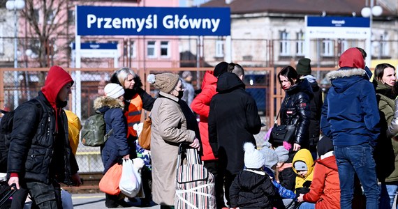 Ponad 400  tys. migrantów od momentu rosyjskiej agresji na Ukrainę skorzystało z pomocy humanitarnej  na dworcu PKP w Przemyślu - poinformował ks. Artur Janiec, dyrektor Caritas Archidiecezji Przemyskiej.

