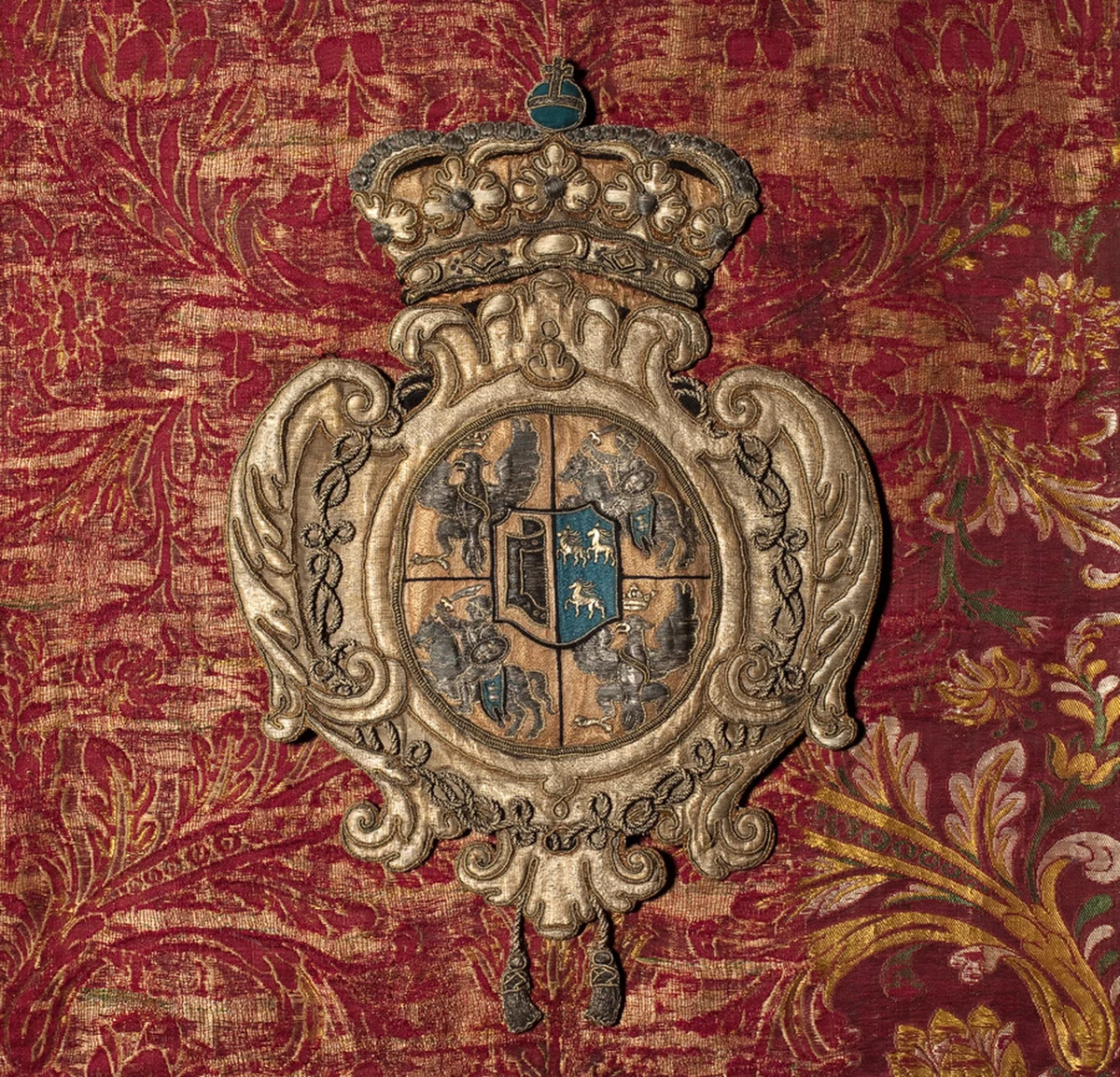 Związki królewskiej rodziny Sobieskich ze Śląskiem to temat najnowszej wystawy, którą od wtorku będzie można oglądać w Muzeum Narodowym we Wrocławiu. Zaprezentowana zostanie na niej m.in. słynna Madonna Sobieskich - dzieło, które na co dzień znajduje się w katedrze wrocławskiej.