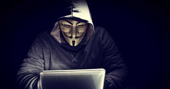 Hakerom z grupy Anonymous udało się uzyskać dostęp do danych niemieckiego oddziału rosyjskiej spółki energetycznej Rosnieft Deutschland GmbH. Jak podkreślają, udało im się zdobyć dane "na dużą skalę", a część z nich zniszczyć – informuje portal rbb24. Cyberatak potwierdził rzecznik niemieckiego oddziału Rosnieftu.