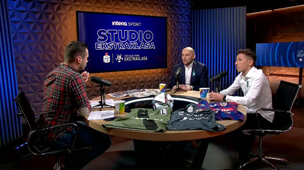 W 25. odcinku programu "Studio Ekstraklasa" gośćmi Sebastiana Staszewskiego byli Marek Gołębiewski i Radosław Majewski.

W każdym odcinku eksperci podsumowują najciekawsze wydarzenia kolejki PKO Bank Polski Ekstraklasy. Oglądaj w poniedziałki o 20:00 NA ŻYWO w Interii! Partnerem projektu jest PKO Bank Polski.