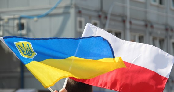 Polacy są w zasadzie jednomyślni w kwestii przyjmowania uchodźców z Ukrainy - pokazuje najnowszy sondaż CBOS. Pracownia ostatnie swoje badania publikuje zarówno w języku polskim, jak i ukraińskim.