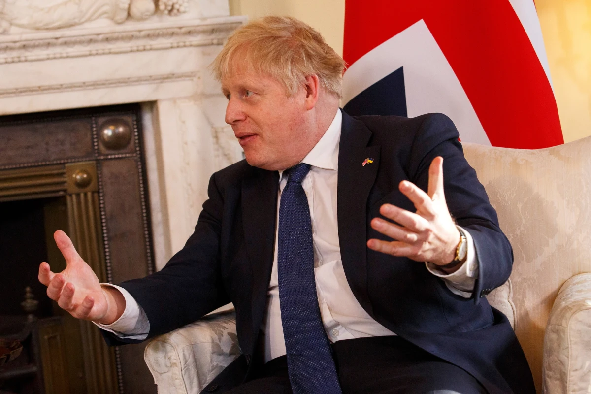 "Kiedy Putin po raz pierwszy najechał na Ukrainę w 2014 roku, Zachód popełnił straszliwy błąd. Rosyjski przywódca dokonał aktu brutalnej agresji i zajął ogromny kawałek suwerennego kraju, a my pozwoliliśmy, by uszło mu to na sucho" - napisał we wtorek brytyjski premier Boris Johnson na łamach "Daily Telegraph". 