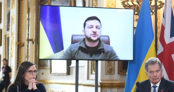 Prezydent Ukrainy Wołodymyr Zełenski przemawiał we wtorek przez łącze wideo do przywódców 10 państw Europy Północnej, które tworzą Wspólne Siły Ekspedycyjne (JEF). "Wszyscy jesteśmy celem Rosji i wszystko pójdzie na Europę, jeśli Ukraina się nie przeciwstawi" - mówił Zełenski.