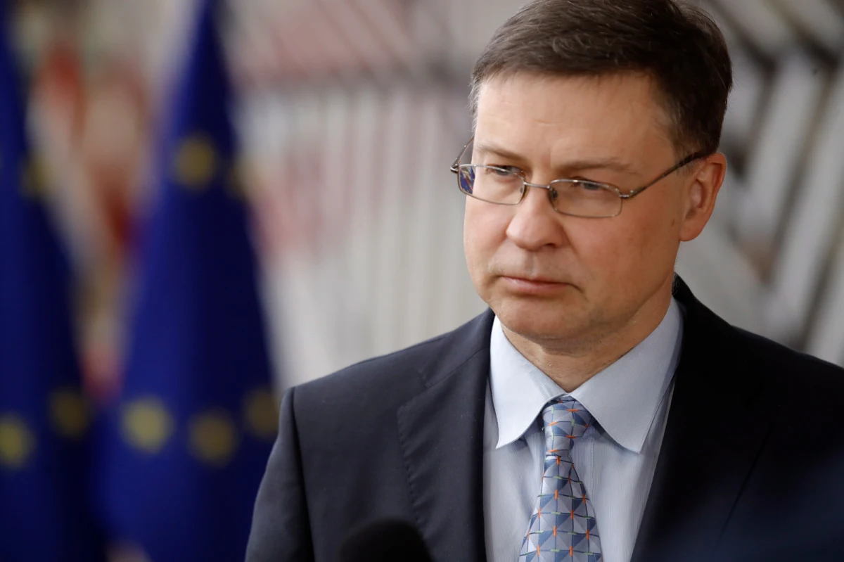 "Mam nadzieję, że będziemy mogli zrobić dość szybko postęp w sprawie odblokowania pieniędzy dla Polski z Krajowego Planu Odbudowy" - powiedział wiceszef KE Valdis Dombrovskis pytany przez naszą dziennikarkę czy w związku z tym, że Polska obciążona jest przyjęciem uchodźców z Ukrainy, KE zamierza odblokować polski KPO.