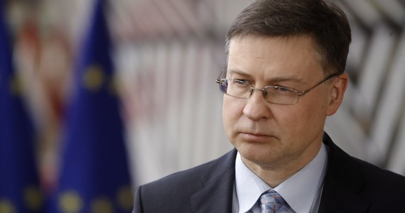"Mam nadzieję, że będziemy mogli zrobić dość szybko postęp w sprawie odblokowania pieniędzy dla Polski z Krajowego Planu Odbudowy" - powiedział wiceszef KE Valdis Dombrovskis pytany przez naszą dziennikarkę czy w związku z tym, że Polska obciążona jest przyjęciem uchodźców z Ukrainy, KE zamierza odblokować polski KPO.
