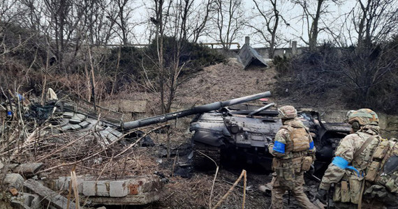 W działaniach wojennych na Ukrainie zabity został rosyjski generał - podał portal Ukraińska Prawda. Dziennikarze powołują się na wpis w Telegramie ukraińskiego pułku "Azow" z Mariupola. Pułk poinformował także o zniszczeniu sprzętu wojskowego.