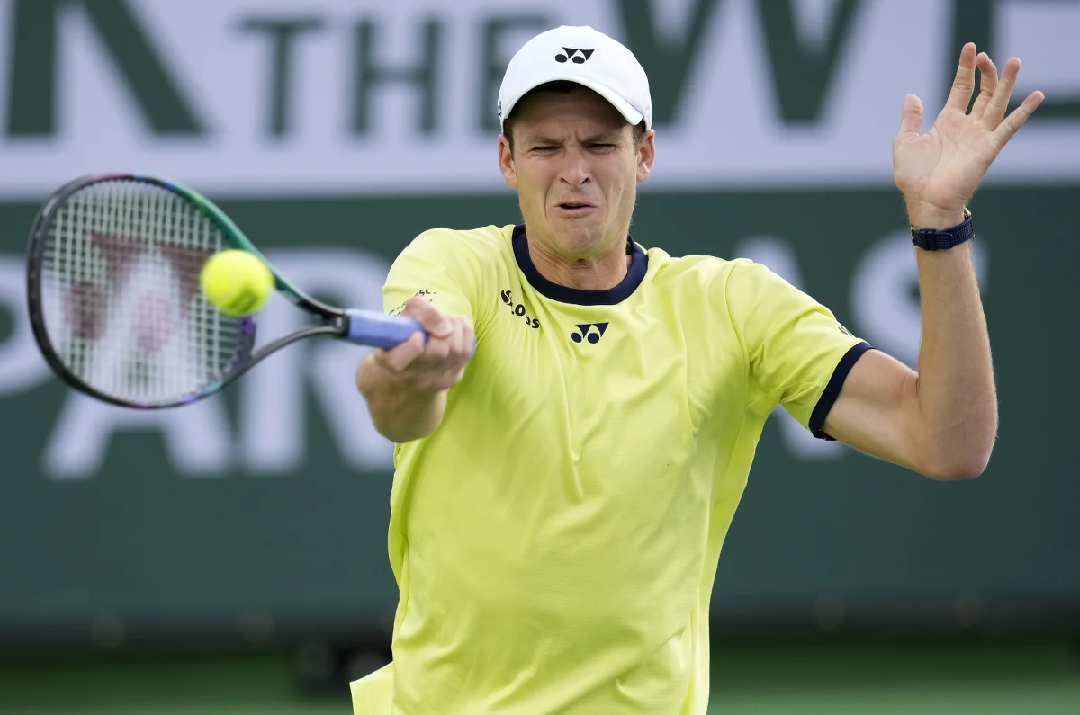 ​Rozstawiony z numerem 11. Hubert Hurkacz pokonał Amerykanina Steve'a Johnsona 7:6 (9-7), 6:3 i awansował do 1/8 finału prestiżowego turnieju tenisowego ATP na twardych kortach w Indian Wells (pula nagród 9,55 mln dolarów).