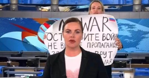 Ukraiński polityk Roman Hryszczuk podaje w wątpliwość wystąpienie rosyjskiej dziennikarki Mariny Owsiannikowej, która podczas programu na żywo zaprotestowała przeciwko wojnie w Ukrainie. Zdaniem ukraińskiego parlamentarzysty całe wystąpienie może być elementem rosyjskiej propagandy.