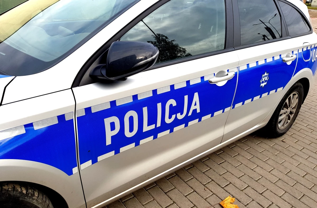 Wspólne działania mieszkańców Zakopanego, policjantów i uchodźców z Ukrainy pomogły w odnalezieniu Ukrainki, która zgubiła portfel z całym majątkiem, jaki ocaliła uciekając ze swojego kraju. W krótkim czasie portfel z dużą kwotą pieniędzy i dokumentami wrócił do właścicielki, która schroniła się w jednej z miejscowości w powiecie tatrzańskim. 