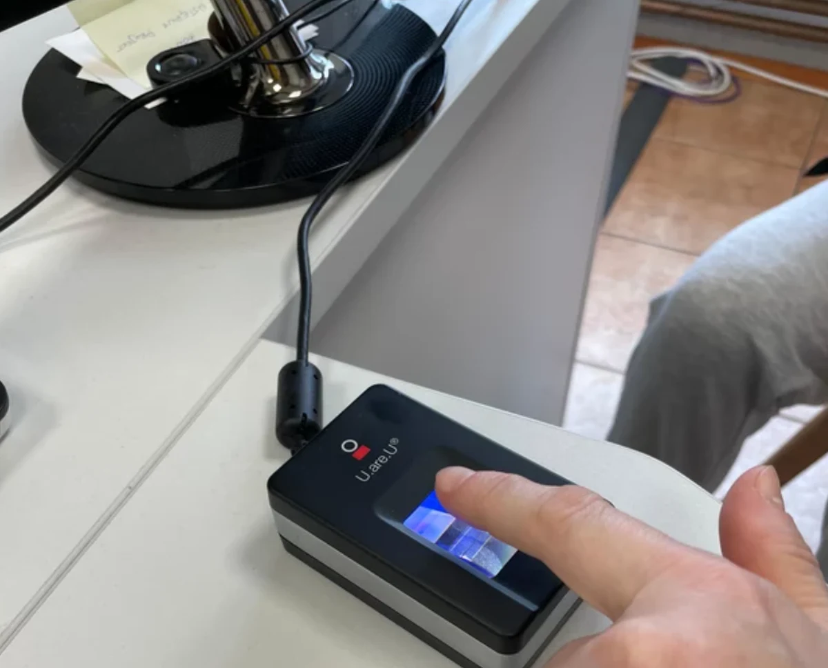 ​Numer PESEL można przydzielić w dowolnym urzędzie gminy czy miasta. W podlubelskiej gminie Konopnica, w której jak szacują władze gminy może zamieszkiwać około 300 uchodźców - od rana są chętni, jednak nie ma szturmu. Na miejscu można zrobić za darmo zdjęcie, jest też tłumacz.