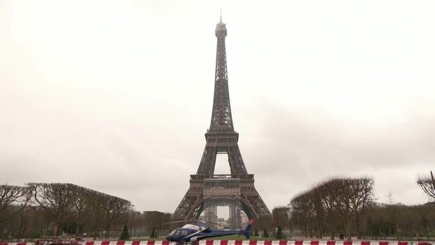 Nowe standardy nadawania sygnału radiowego wymusiły wymianę anteny na wieży Eiffela. Po operacji przeprowadzanej przez śmigłowiec wieża urosła o 6 metrów. Według serwisu TripAdvisor wieża jest jednym z najczęściej odwiedzanych miejsc turystycznych na świecie.