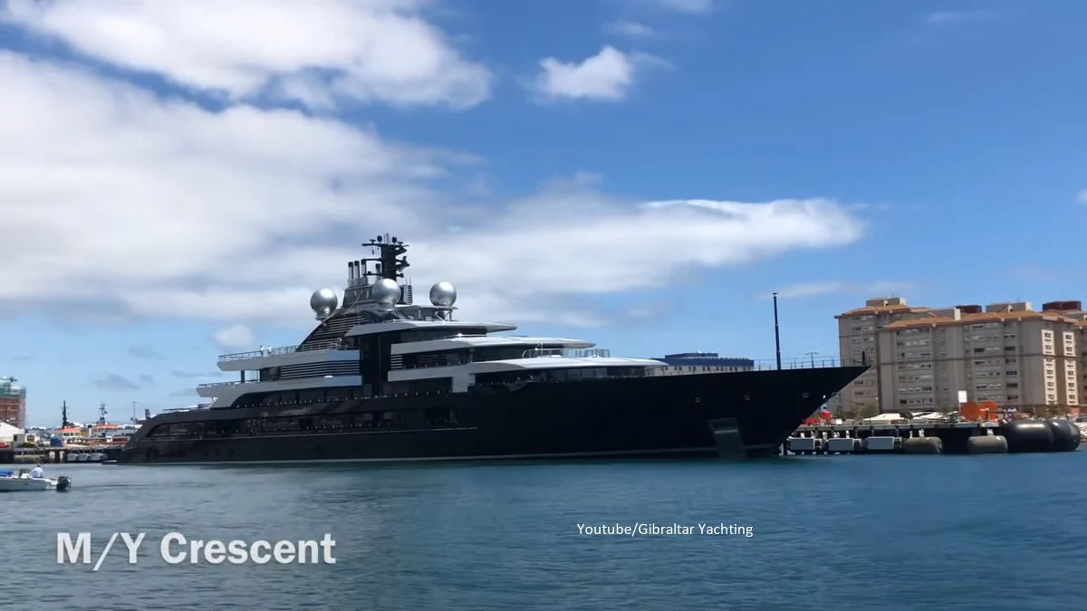 Hiszpańskie władze poinformowały, że w porcie w Tarragonie tymczasowo zarekwirowały superjacht "Crescent" – podaje Reuters. Według policyjnego źródła warta 600 milionów dolarów jednostka należy do Igora Sieczina, przyjaciela Władimira Putina i szefa Rosnieftu.