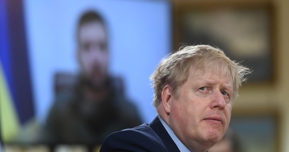 Ukraina płaci cenę za to, że Zachód nie zrozumiał zagrożenia ze strony prezydenta Rosji Władimira Putina - powiedział w środę wieczorem brytyjski premier Boris Johnson. Oskarżył Putina o zbrodnie wojenne, jakich nie było w Europie od czasu II wojny światowej.