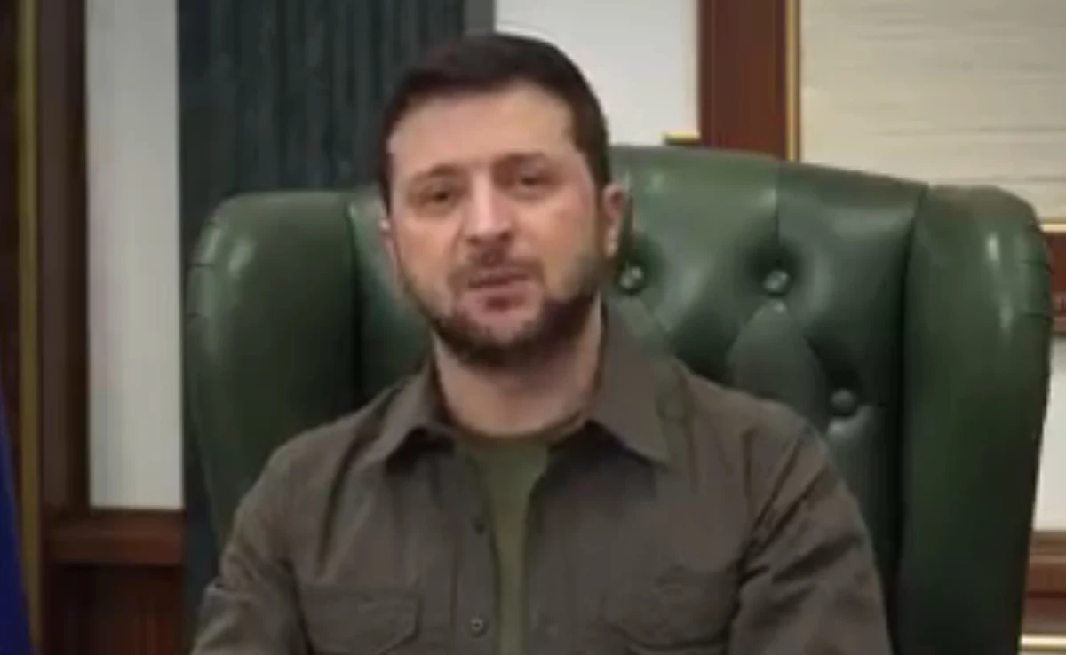 "Nie wybaczymy ani jednej zabitej duszy. ​Rosyjskie lotnictwo celowo zrzuciło superciężką bombę na budynek teatru w Mariupolu, gdzie schronili się mieszkańcy miasta pozbawieni już wcześniej dachu nad głową" - powiedział w nocy ze środy na czwartek prezydent Ukrainy Wołodymyr Zełenski.