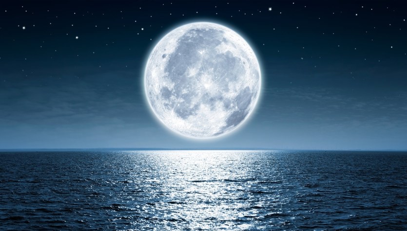 Luna llena: efectos en el cuerpo, síntomas, nacimiento.