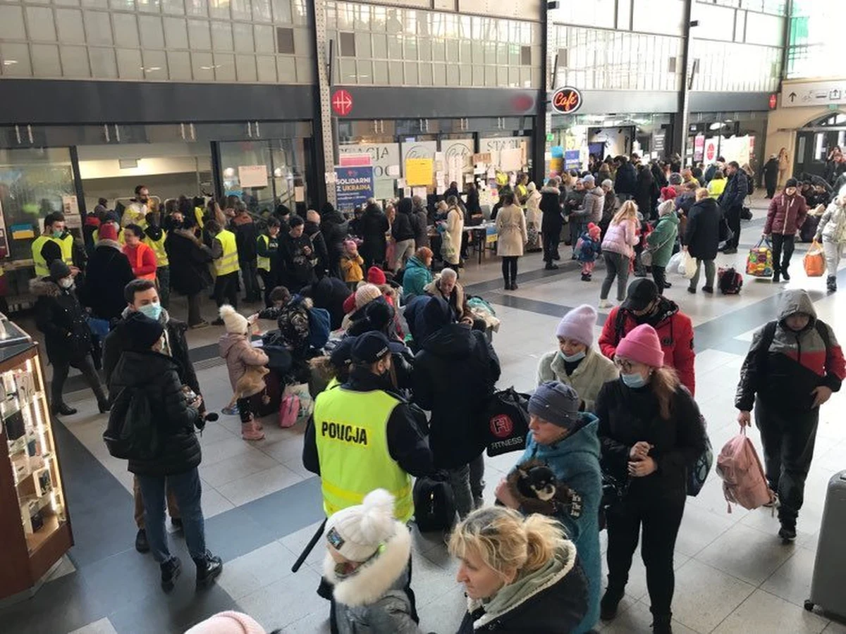 Kilkunastu uchodźców z Ukrainy ma być zatrudnionych na Dworcu Głównym PKP we Wrocławiu. Zajmą się sprawami organizacyjnymi w salach noclegowych.