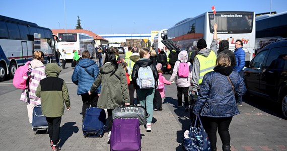 Od 24 lutego przyjechało do Polski prawie 1,97 mln osób uciekających z Ukrainy - wynika z informacji Straży Granicznej. Ukraińska straż graniczna poinformowała natomiast, że od początku rosyjskiej inwazji do kraju wróciło ponad 320 tys. obywateli.
