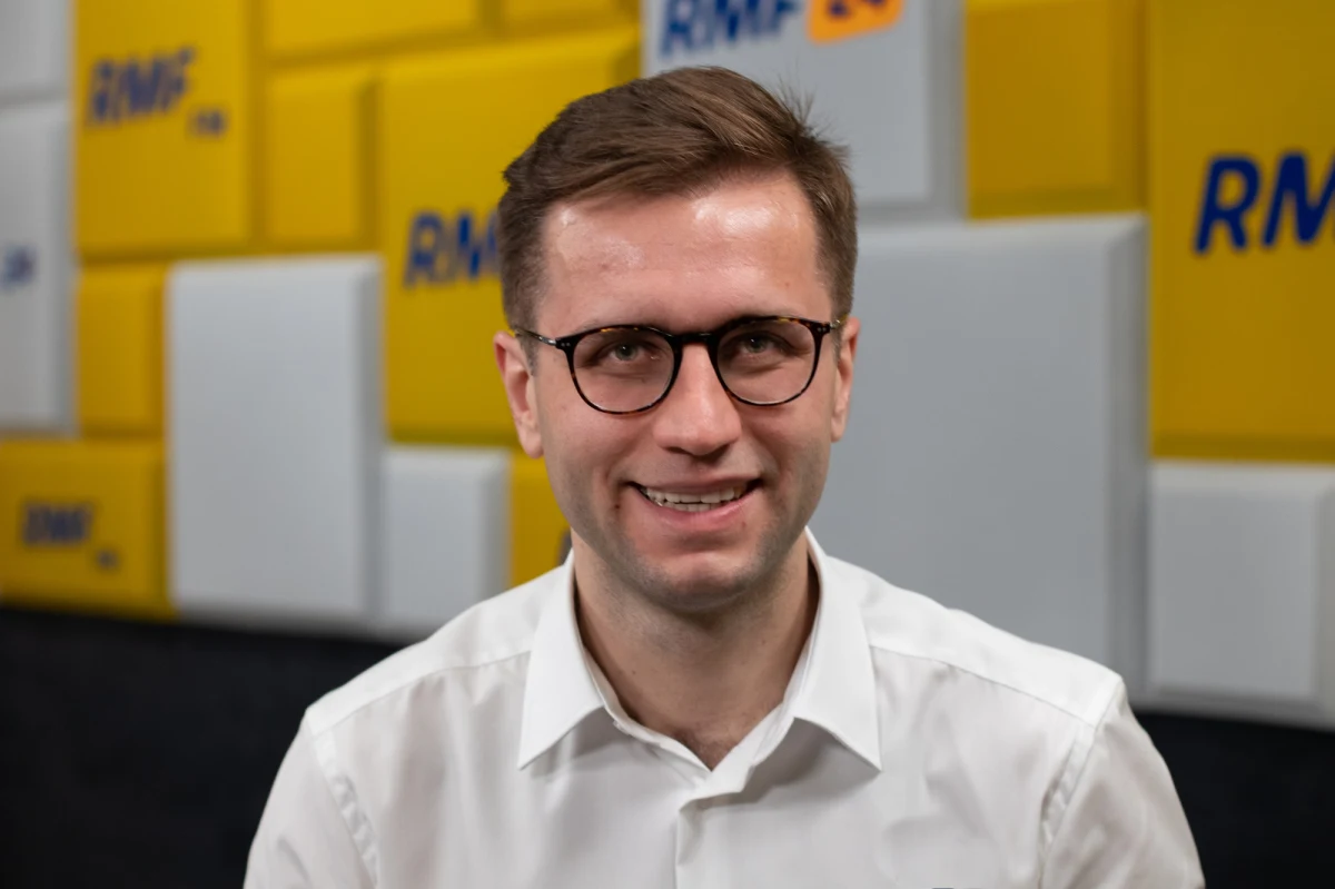 Kierowca rajdowy Mikołaj Marczyk robi kolejny ważny krok w swojej karierze. Po dwóch latach spędzonych w mistrzostwach Europy „Miko” przenosi się do rajdowych mistrzostw świata. Będzie ścigał się w kategorii WRC2: „Zaczęliśmy zadawać sobie pytanie, czy nie warto zaryzykować i pójść za marzeniami. Im szybciej zacznę zbierać doświadczenie na trasach mistrzostw świata, tym większa szansa, że spełnię kolejne marzenie i zostanę fabrycznym kierowcą WRC” – mówi w rozmowie z RMF FM Mikołaj Marczyk. Jego pilotem będzie tak jak w poprzednich sezonach Szymon Gospodarczyk. 