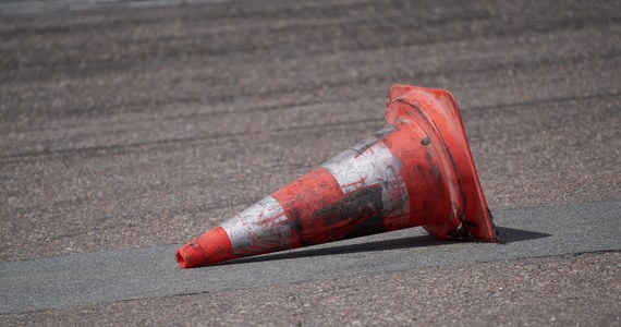 We wtorek ruszą prace drogowe na ul. Kołobrzeskiej w Gdańsku. Jezdnia przed skrzyżowaniem z al. Rzeczypospolitej zostanie poszerzona. W trakcie robót skrzyżowanie będzie cały czas przejezdne, z ruchu wyłączane będą fragmenty poszczególnych pasów.

