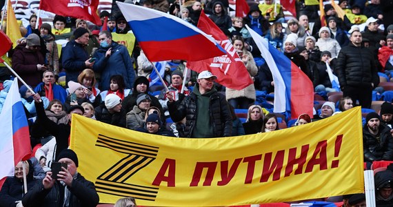 Rosyjska państwowa telewizja przerwała nagle transmisję z przemówienia Władimira Putina w trakcie uroczystości związanych z 8. rocznicą aneksji Krymu. Wielki propagandowy koncert zorganizowano w Moskwie na stadionie Łużniki.