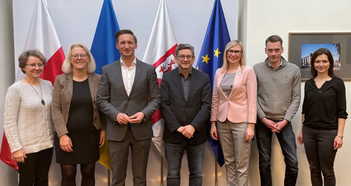 Ponad sto ewakuowanych spod Kijowa osób z niepełnosprawnościami, przebywających w Kołobrzegu i w Łukęcinie, przyjmie ewangelicka organizacja Bethel z Bielefeld w Niemczech – poinformował zachodniopomorski urząd marszałkowski.