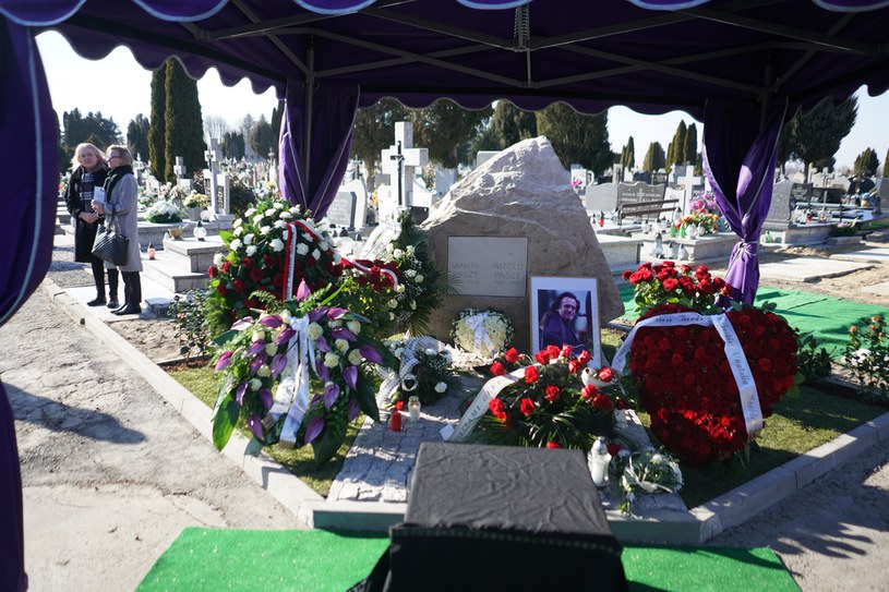 Pogrzeb zmarłego przed miesiącem Witolda Paszta rozpoczął się o godzinie 13 na cmentarzu w Zamościu. Pogrzeb muzyka miał charakter świecki.