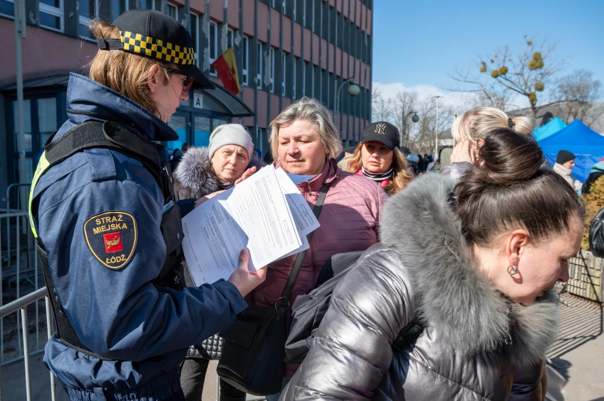 Obywatelom Ukrainy, którzy w Polsce znaleźli schronienie przed agresją militarną Rosji, przysługują leki refundowane. Wynika to wprost z przepisów ustawy o pomocy obywatelom Ukrainy w związku z konfliktem zbrojnym na terytorium tego państwa - przypomina Narodowy Fundusz Zdrowia.
