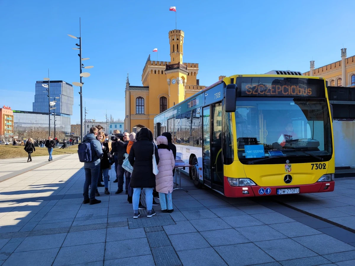 Urząd Miejski Wrocławia. Tu wyrobisz numer PESEL - taki komunikat w języku ukraińskim można od dziś można usłyszeć w tramwajach i autobusach wrocławskiego MPK.