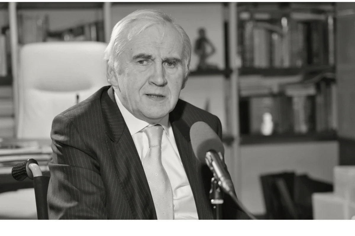 Nie żyje Marian Zembala - dowiedzieli się dziennikarze RMF FM. Jego ciało znaleziono w basenie w Zbrosławicach koło Tarnowskich Gór w Śląskiem. Profesor miał 72 lata.
