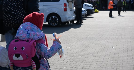 Od 24 lutego do wielkopolskich szkół przyjęto już ponad 5720 uczniów z Ukrainy – powiedziała Magdalena Miczek z Kuratorium Oświaty w Poznaniu. Do przedszkoli w regionie przyjęto niemal 850 dzieci.