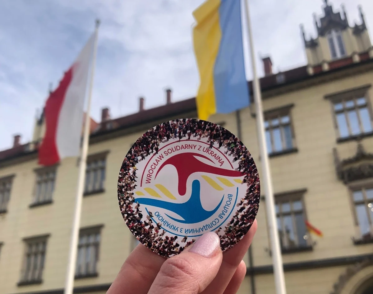 Wrocławianie, którzy przyjęli pod swój dach uchodźców z Ukrainy i zapewnili im utrzymanie, od poniedziałku będą mogli składać wnioski o zwrot poniesionych kosztów. Wysokość świadczenia wynosi 40 zł dziennie za osobę.