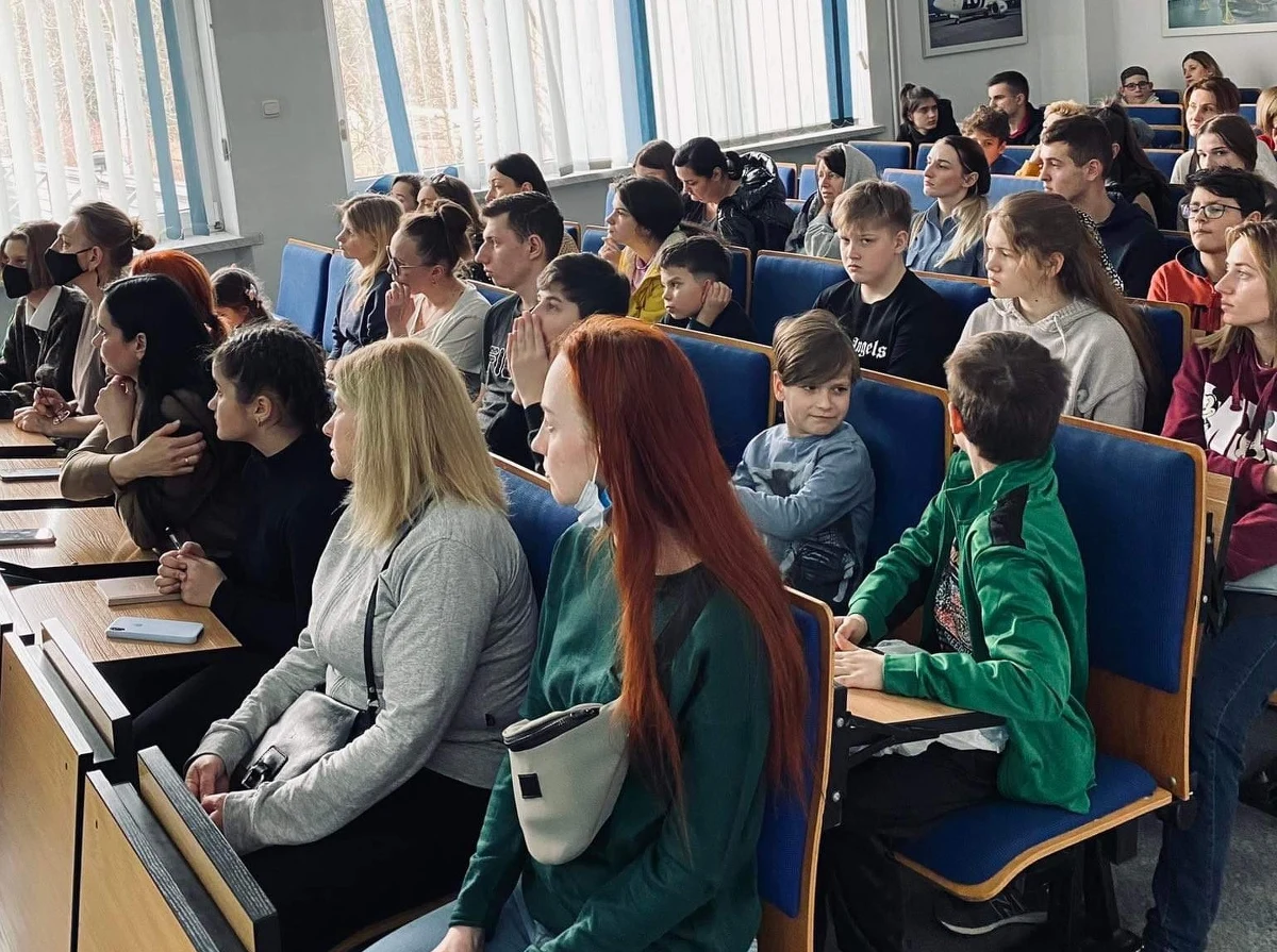 Druga grupa kursu języka polskiego dla uchodźców wojennych zostanie uruchomiona w przyszłym tygodniu w świetlicy dla ukraińskich rodzin działającej od 8 marca przy Wyższej Szkole Informatyki i Zarządzania w Rzeszowie (WSIiZ). Wstęp do świetlicy jest bezpłatny.