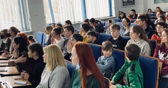 Druga grupa kursu języka polskiego dla uchodźców wojennych zostanie uruchomiona w przyszłym tygodniu w świetlicy dla ukraińskich rodzin działającej od 8 marca przy Wyższej Szkole Informatyki i Zarządzania w Rzeszowie (WSIiZ). Wstęp do świetlicy jest bezpłatny.