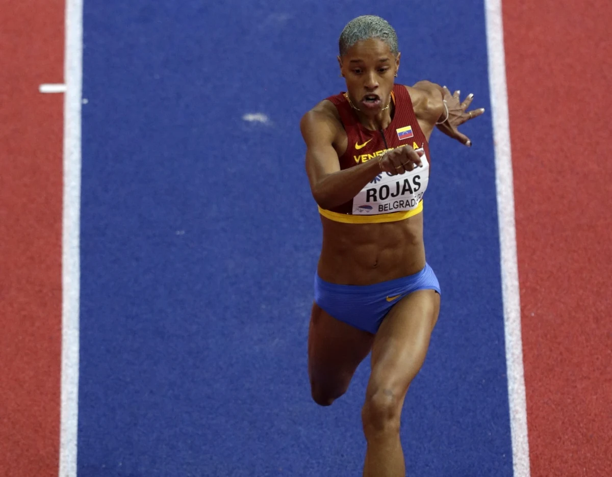 ​Wenezuelka Yulimar Rojas poprawiła rekord świata w trójskoku wynikiem 15,74 i zdobyła złoty medal halowych mistrzostw świata w Belgradzie. Wynik ten jest lepszy od absolutnego rekordu świata ze stadionu w tej konkurencji. Srebro zdobyła Ukrainka Maryna Bech-Romańczuk.