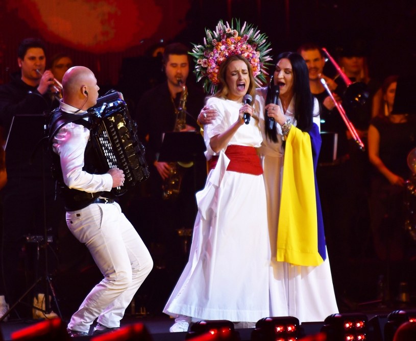 Kayah oraz Dana Vynnytska wystąpiły razem podczas koncertu "Razem z Ukrainą", który pokazał TVN. W obliczu wojny, artystki zdecydowały się delikatnie zmodyfikować tekst utworu.