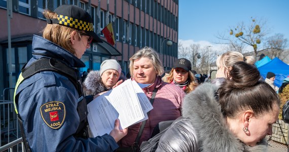 Milion złotych dla organizacji pozarządowych w Łódzkiem, które chcą pomagać uchodźcom z Ukrainy. Samorząd województwa uruchamia program "Moce nadŁódzkie". Beneficjenci będą mogli dostać od 5 do 20 tys. złotych. 