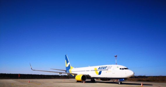 Na lotnisku Szczecin-Goleniów porzucono… samolot! W czwartek z Egiptu przyleciała nim grupa Ukraińców, po czym załoga opuściła maszynę tłumacząc, że nie pracuje już dla Azur Air Ukraine. Boeing 737-800 stoi i czeka na właściciela. 