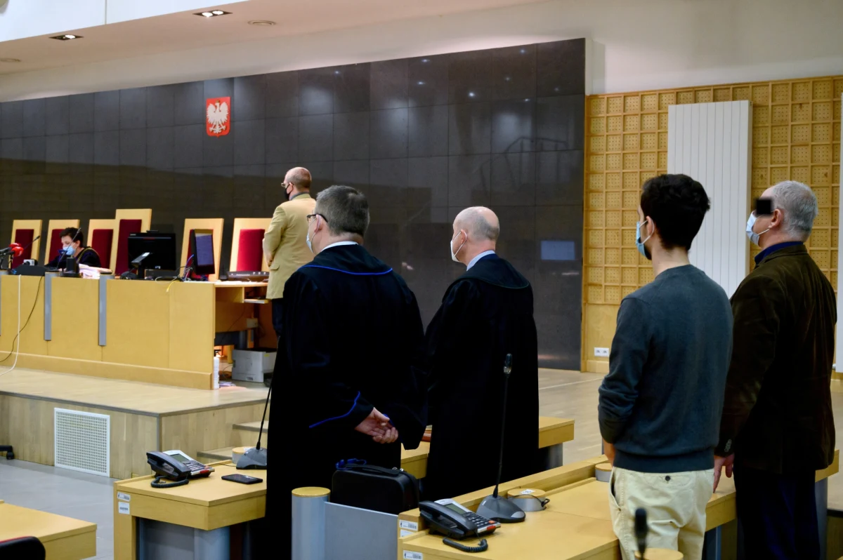 Organizatorzy obozu w Suszku (woj. pomorskie), gdzie zginęły dwie harcerki, a ponad 30 uczestników zostało rannych, ponownie staną przed sądem -  zdecydował Sąd Okręgowy w Łodzi, który uchylił wyrok uniewinniający w I instancji.  